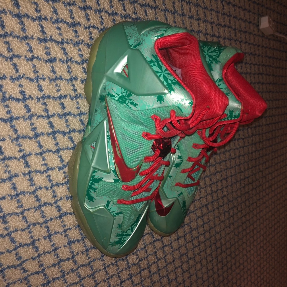 Nike Lebron 11 Low Christmas